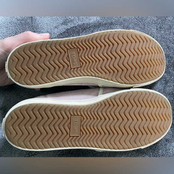 Light pink slip on cute Tom’s - Picture 3 of 5